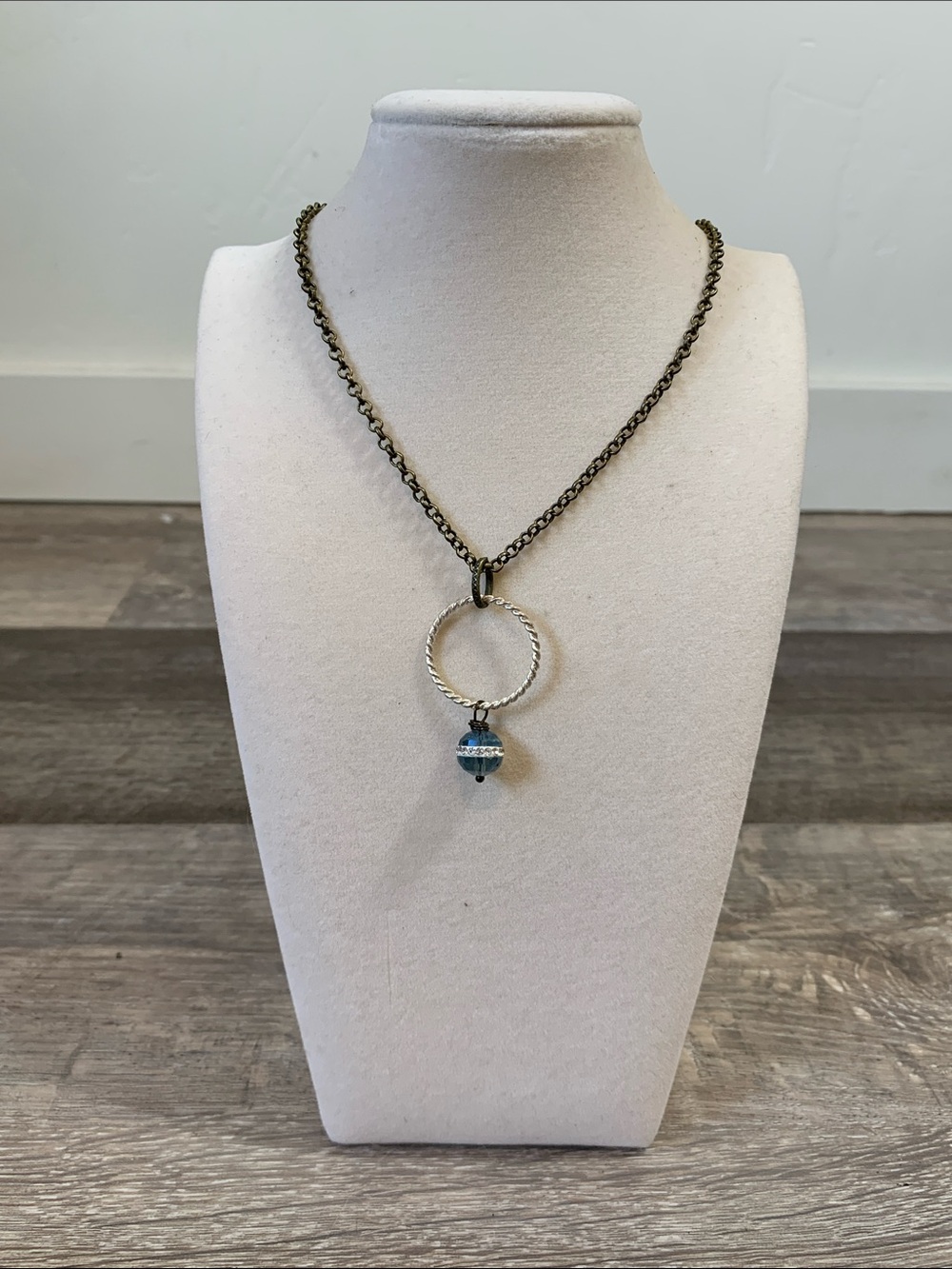 Delicate Blue Bead Circle Pendant Necklace - Women Jewelry
